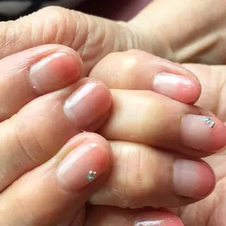 ネイル NailandEye Lucaの眉毛・アイブロウイメージ