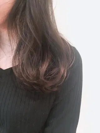 ミディアム カラー conne& ririのヘアスタイル