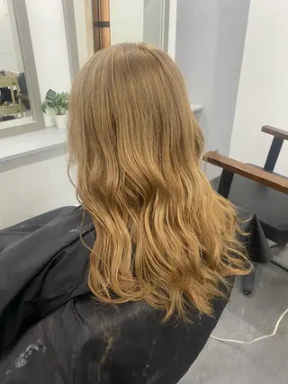 カラー Seleneコウキ ブリーチ/ハイトーンのヘアスタイル