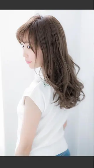 セミロング LOREN自由ヶ丘所属・櫻田 朴のヘアスタイル