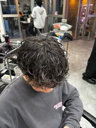 パーマ メンズ メンズ特化✨️ 韓国風パーマ🔥一八のヘアスタイル