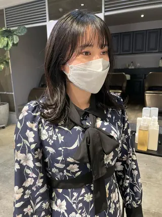 ミディアム 斉藤 瑞恵のヘアスタイル