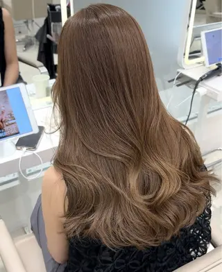 ロング IVE所属・渋谷/透け感カラー 髪質改善🫧Annaのヘアスタイル