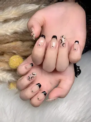 ネイル 💅ネイルハウス🏡 🎀TOMO🎀のネイルデザイン