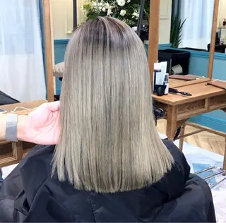 セミロング salowin 原宿 aroa所属・韓国／ハッシュカット ／透明感カラー／金野のヘアスタイル