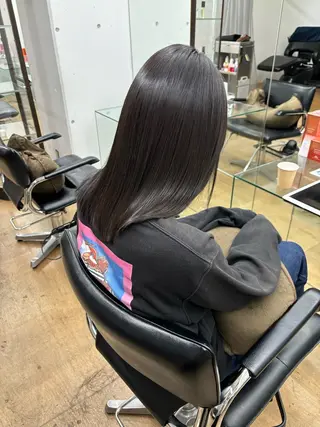 カラー 柔らかストレートと ツヤカラー/和田陽向のヘアスタイル