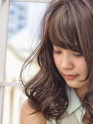 セミロング パーマ トクイ シュンのヘアスタイル