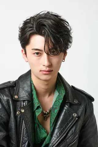 メンズ 🔥大人の色気パーマ メンズヘア特化🔥のヘアスタイル