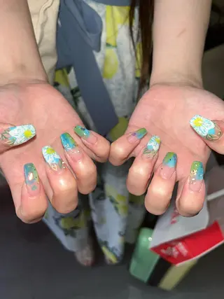 ネイル 🪐富島彩夏 /海外nail🪐のネイルデザイン