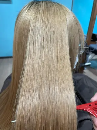 セミロング カラー Mavie hair所属・髪質改善×潤艶カラー ⭐️岡田崇彰のヘアスタイル