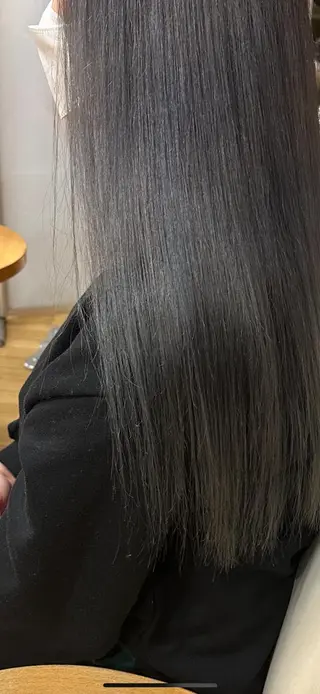 ロング カラー 山本 瑠華のヘアスタイル