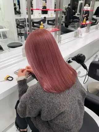 ロング カラー ヘアアレンジ ブリーチカラー🩰 ガーリー🩰とらのヘアスタイル