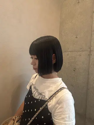 ショート 𝐑𝐈𝐎/艶カラ ー/レイヤーカットのヘアスタイル