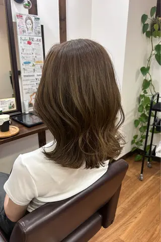 ミディアム カラー ヘアアレンジ flower所属・原田 歩実のヘアスタイル