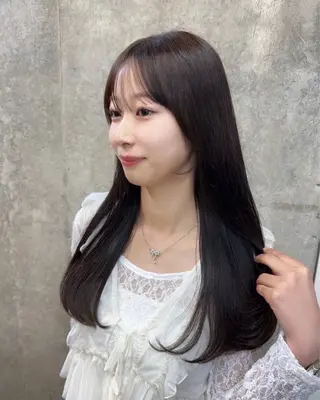ロング 柴田 すず花のヘアスタイル