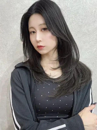 ロング カラー AIRI layer cut hairのヘアスタイル