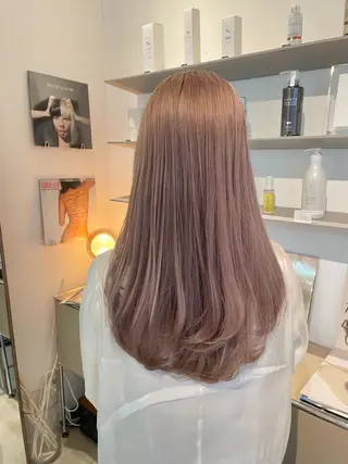 カラー hinata /ハイトーンのヘアスタイル