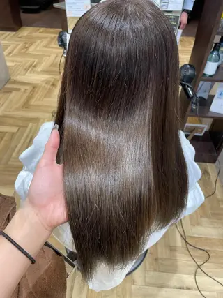 ロング 岡村 真子のヘアスタイル