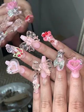 ネイル NES NAIL所属・さゆり￤推しキャラ ￤ロングネイル🩷のネイルデザイン