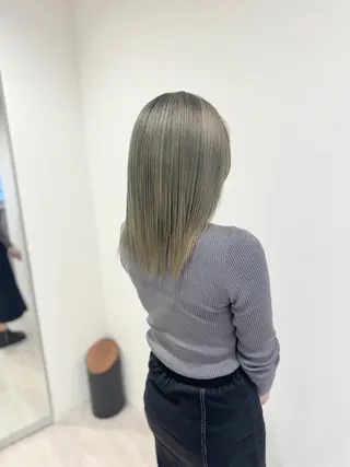 セミロング カラー Re:st所属・Miyavi/カラー ショートボブのヘアスタイル