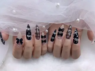 ミディアム 小方 サトミのネイルデザイン