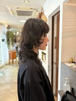 ロング パーマ 谷澤 朋佳のヘアスタイル