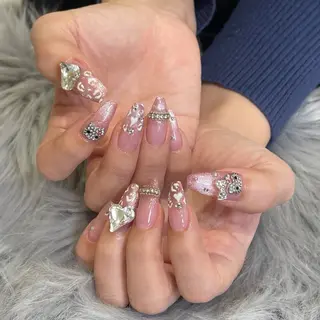 ネイル RICO NAIL所属・RICO Nail パーツつけ放題🌈のネイルデザイン