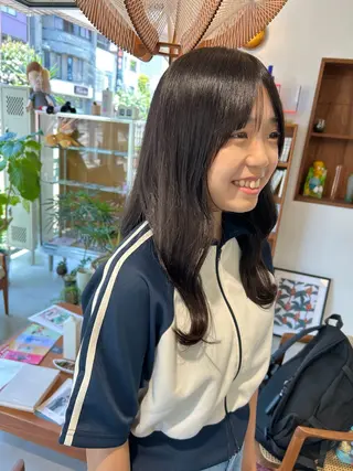 ロング 藤原 あかりのヘアスタイル