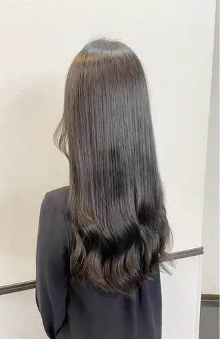 カラー eat所属・市妙 瑠基のヘアスタイル