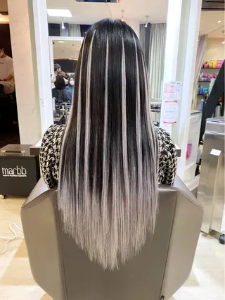 カラー 💎馴染むエクステ ×カラーTOMO💎のヘアスタイル