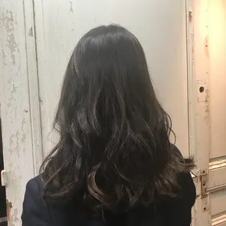 ミディアム カラー 難波 茜のヘアスタイル