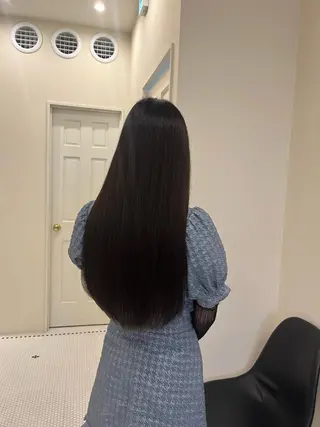 ロング りく レイヤーカット ケアブリーチのヘアスタイル