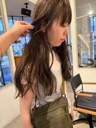 ロング カラー 南部 綾音のヘアスタイル
