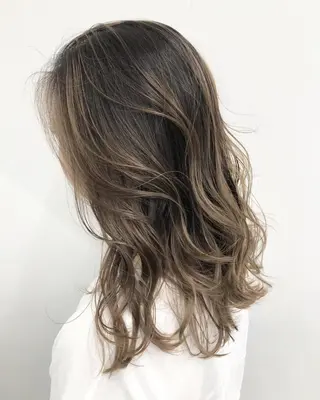 セミロング カラー 🦄インナーカラー 🦄貫井彩花のヘアスタイル