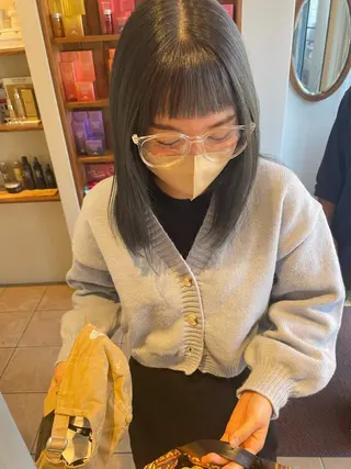 カラー 栗林 茉那のヘアスタイル