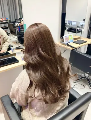 カラー 🌈Agu hair 副店長/岩渕蓮のヘアスタイル