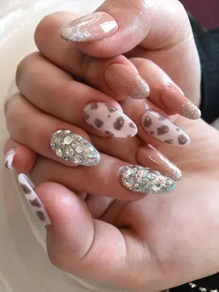 ネイル ネイル ティアラのネイルデザイン