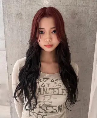 ロング カラー ニーナ/MONIQA /ハイトーンカラーのヘアスタイル