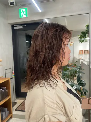 ミディアム パーマ 鶴井 美空のヘアスタイル