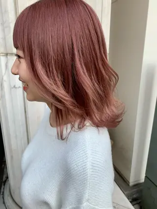 ミディアム カラー ヘアアレンジ メンズ pu+on. nailworks所属・fuyumi / ニュアンスネイルのネイルデザイン