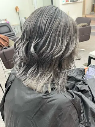 ロング アブアイ所属・🌈艶髪ハイトーン SENAのヘアスタイル