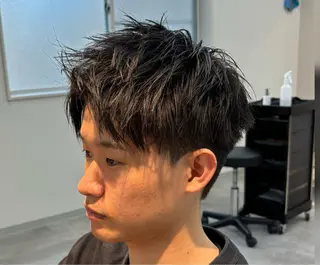 メンズ フェザーパーマ/韓国 /メンズカット保立のヘアスタイル
