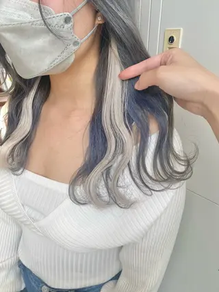 ロング カラー エクステ／インナー カラー 礒野朱里のヘアスタイル