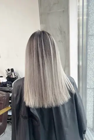 ミディアム カラー ROBIN所属・指名数No.1 /NAOYAのヘアスタイル