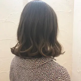 カラー 柴田 日菜子のヘアスタイル