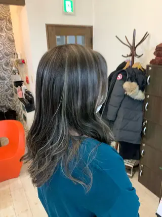 ロング カラー ハイライト✨髪質改善 TAKAさんです😊のヘアスタイル