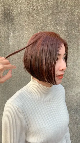 ショート カラー 岡田 知佳のヘアスタイル