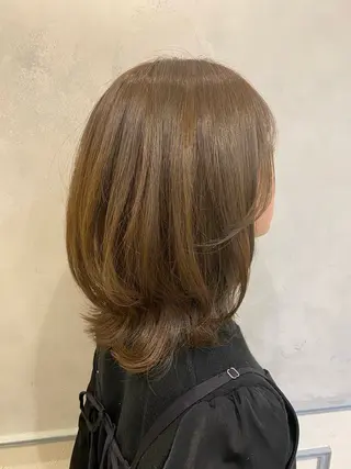 ミディアム カラー 池西 佳穂のヘアスタイル