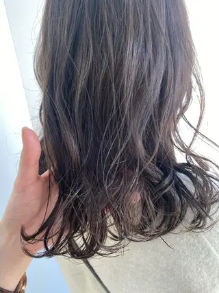 ミディアム カラー ヒラノホナミ 🫧髪質改善🫧のヘアスタイル