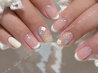 ネイル 藤江 月のネイルデザイン